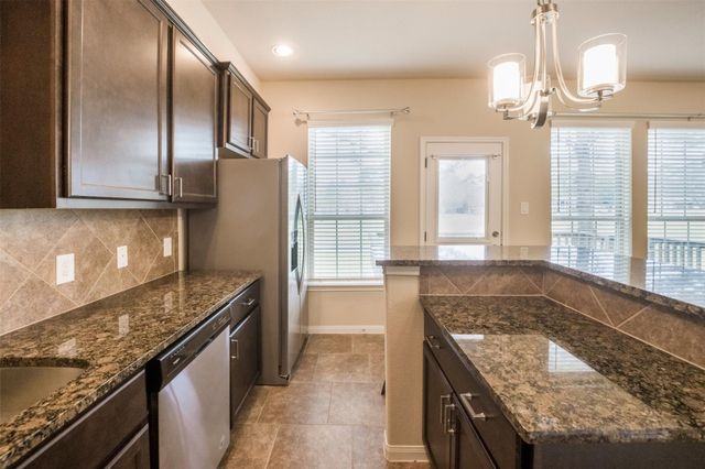 16020 Fountainview 21, Montgomery, TX 77356