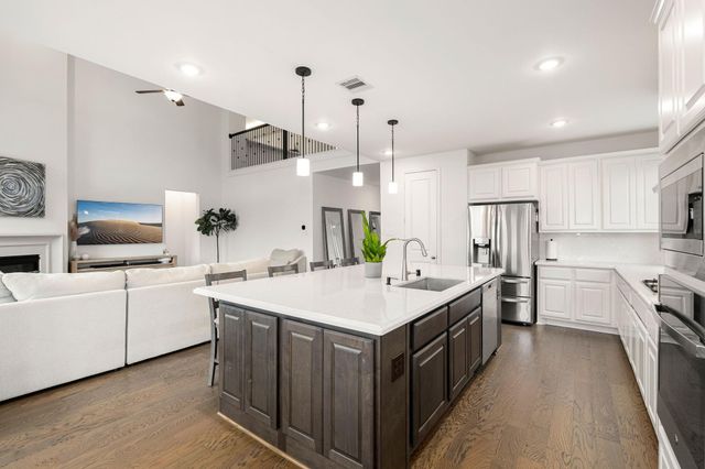 11806 Creekside Shore Circle, Cypress, TX 77433