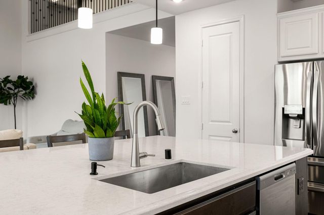 11806 Creekside Shore Circle, Cypress, TX 77433