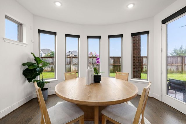 11806 Creekside Shore Circle, Cypress, TX 77433