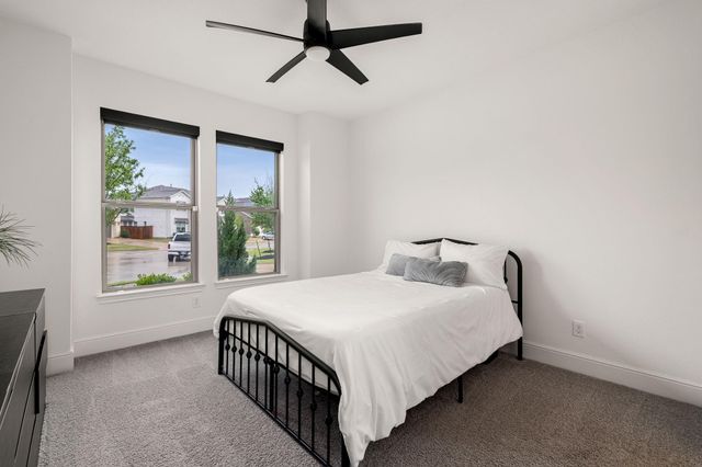 11806 Creekside Shore Circle, Cypress, TX 77433