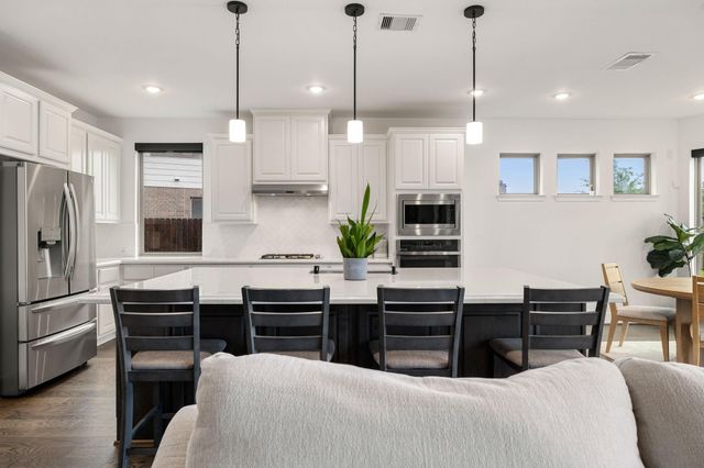 11806 Creekside Shore Circle, Cypress, TX 77433