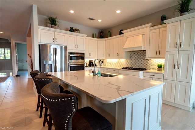 8008 Signature Club Cir, Naples, FL 34113