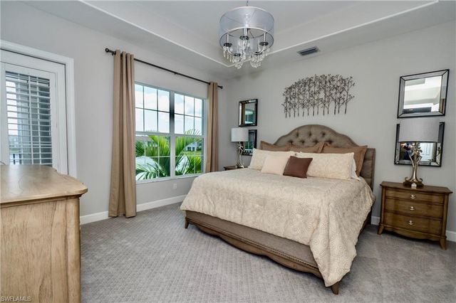 8008 Signature Club Cir, Naples, FL 34113