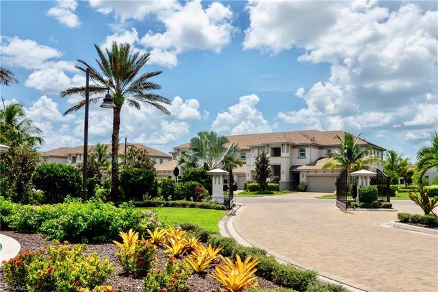 8008 Signature Club Cir, Naples, FL 34113