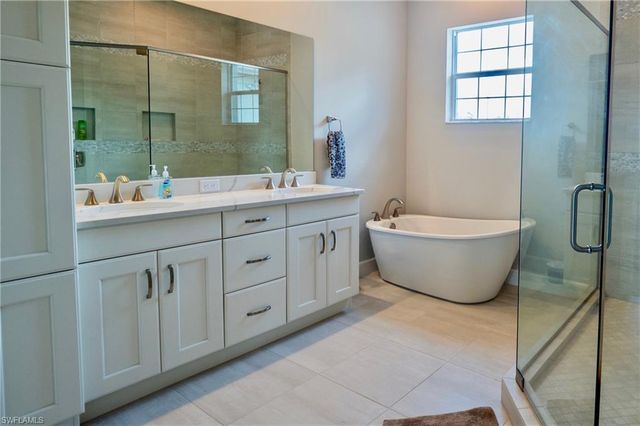 8008 Signature Club Cir, Naples, FL 34113