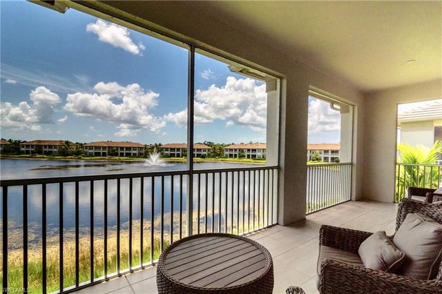 8008 Signature Club Cir, Naples, FL 34113