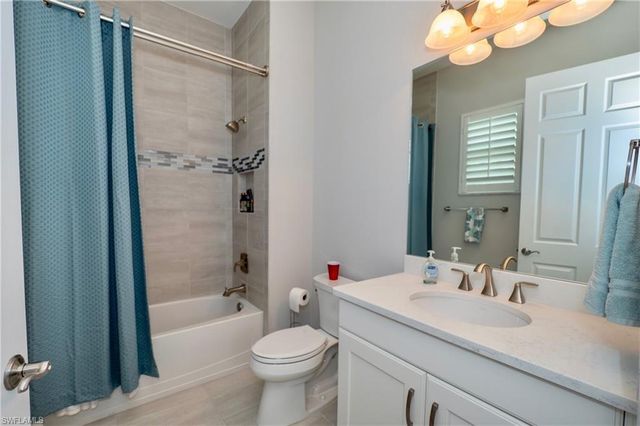8008 Signature Club Cir, Naples, FL 34113