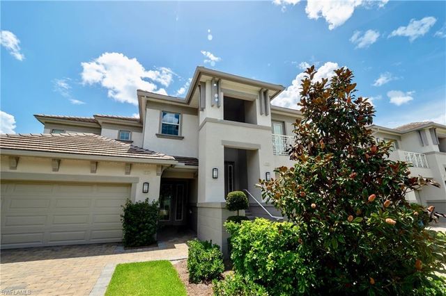 8008 Signature Club Cir, Naples, FL 34113