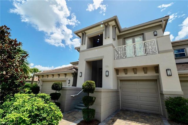 8008 Signature Club Cir, Naples, FL 34113