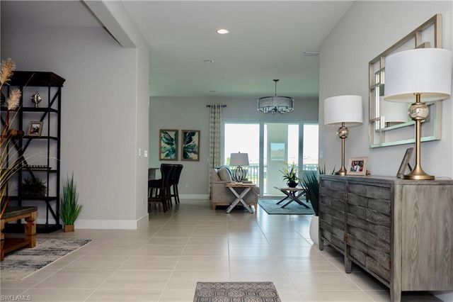 8008 Signature Club Cir, Naples, FL 34113