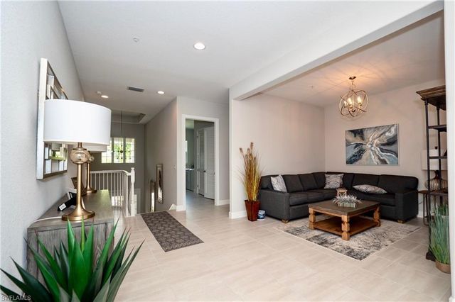 8008 Signature Club Cir, Naples, FL 34113