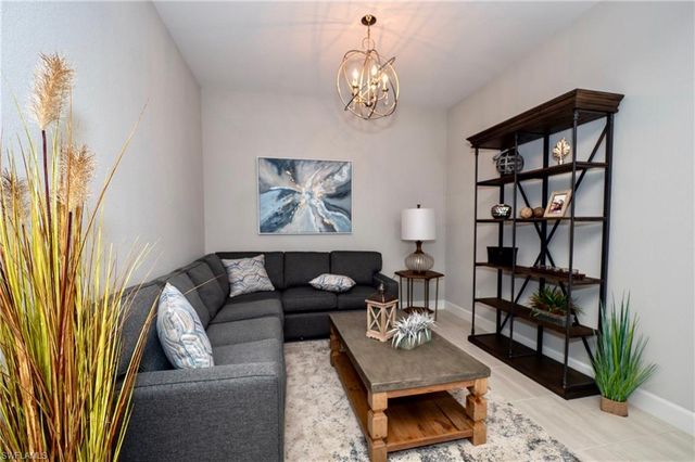 8008 Signature Club Cir, Naples, FL 34113