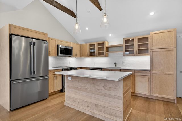 108 South Street E, Oyster Bay, NY 11771