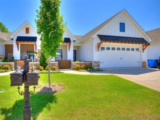 7809 S Redbud Avenue, Broken Arrow, OK 74011