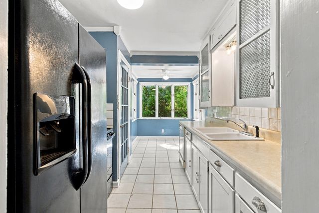 1858 E Grand Street, Springfield, MO 65804