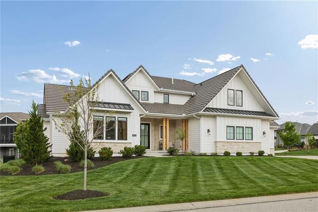 10711 W 173rd Terrace, Overland Park, KS 66221