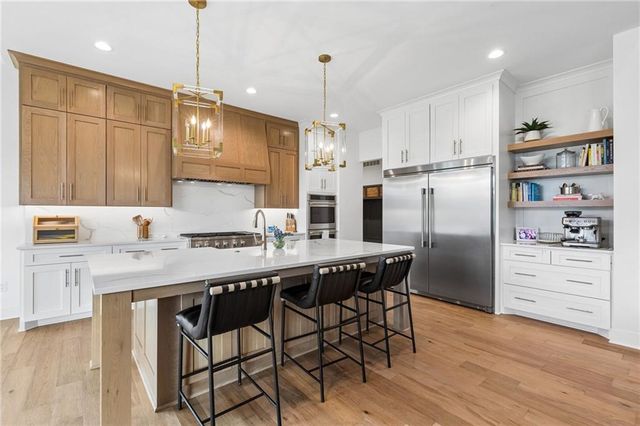 10711 W 173rd Terrace, Overland Park, KS 66221