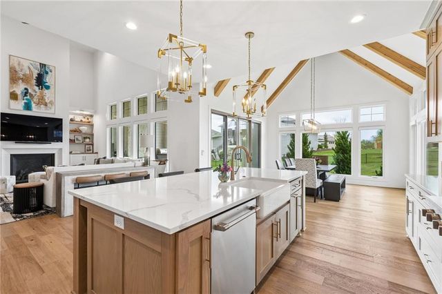 10711 W 173rd Terrace, Overland Park, KS 66221