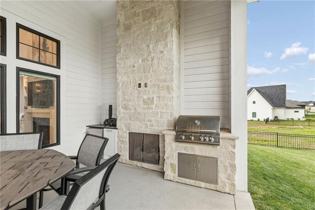 10711 W 173rd Terrace, Overland Park, KS 66221