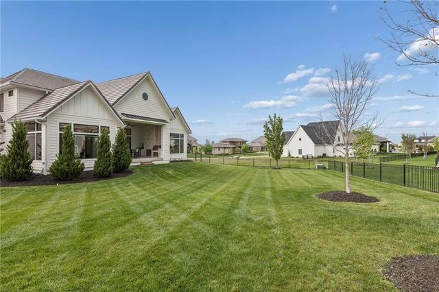 10711 W 173rd Terrace, Overland Park, KS 66221