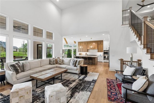 10711 W 173rd Terrace, Overland Park, KS 66221