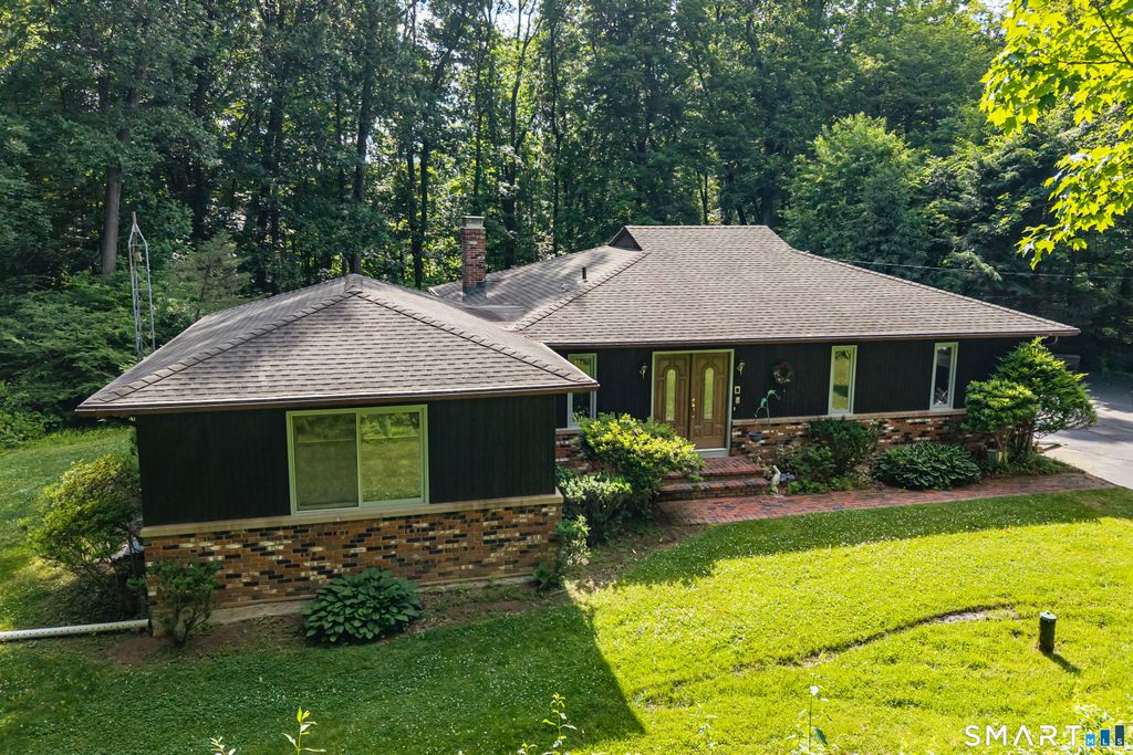 704 Towner Swamp Road, Guilford, CT 06437