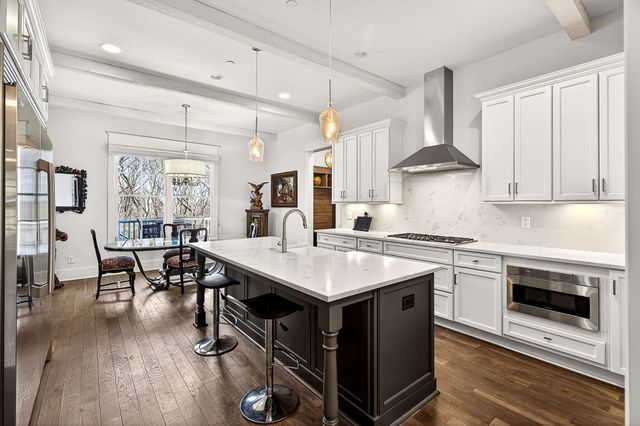 6732 Darden Pl, Nashville, TN 37205