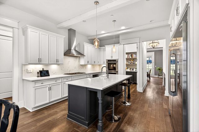 6732 Darden Pl, Nashville, TN 37205