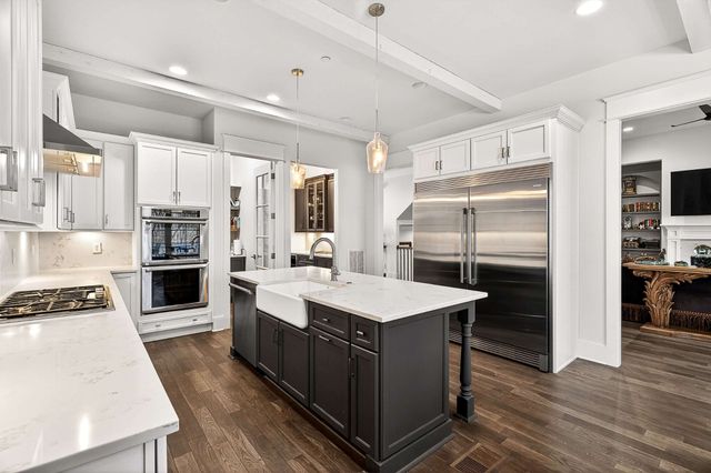 6732 Darden Pl, Nashville, TN 37205