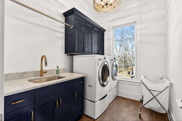 6732 Darden Pl, Nashville, TN 37205