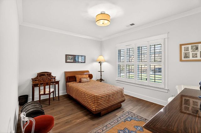 6732 Darden Pl, Nashville, TN 37205