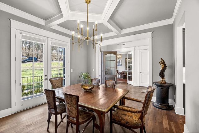 6732 Darden Pl, Nashville, TN 37205