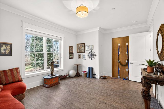 6732 Darden Pl, Nashville, TN 37205