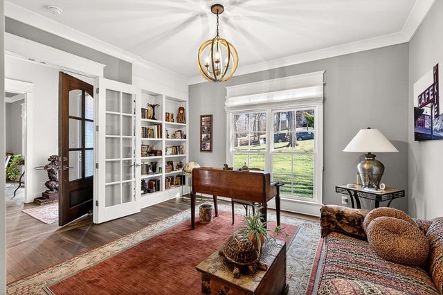 6732 Darden Pl, Nashville, TN 37205