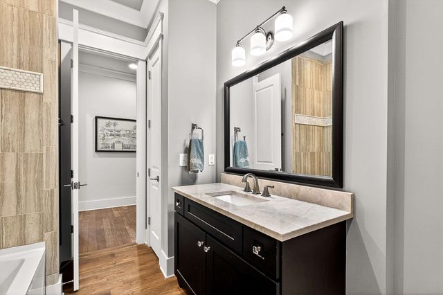 6732 Darden Pl, Nashville, TN 37205