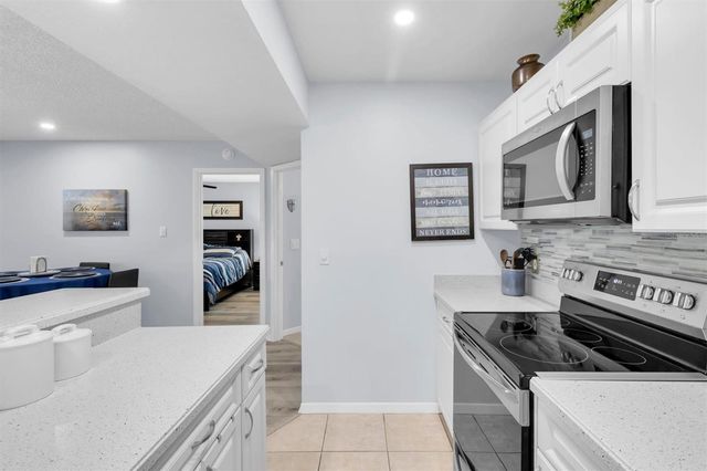 7712 HILLSIDE COURT 201, Hudson, FL 34667