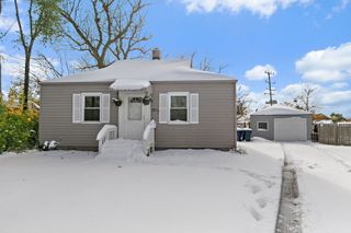 1105 Woodlawn Circle, Waukegan, IL 60085