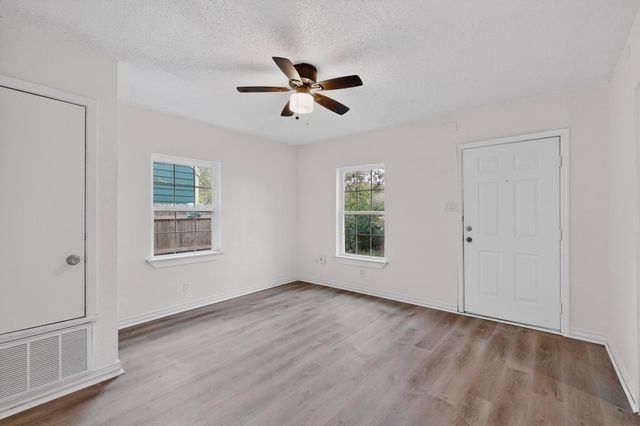 1210 Grant Street, Dallas, TX 75203