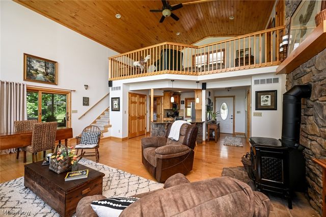 2873 Lodge Road SW, Sherrodsville, OH 44675