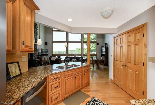 2873 Lodge Road SW, Sherrodsville, OH 44675