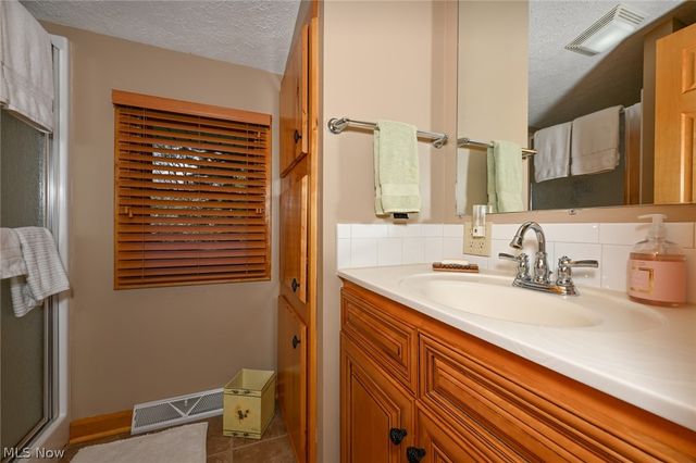2873 Lodge Road SW, Sherrodsville, OH 44675
