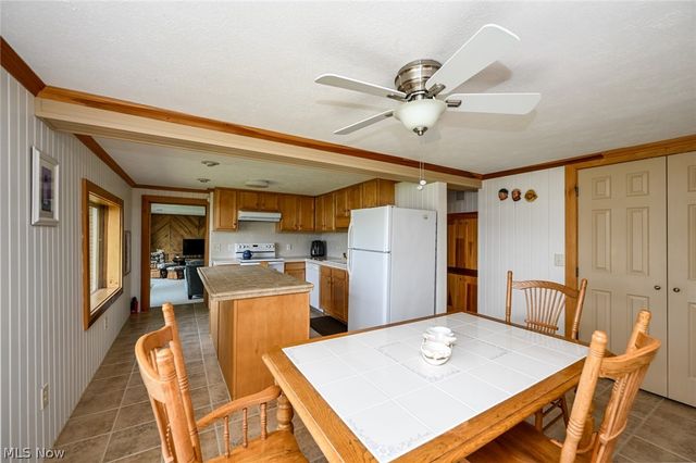 2873 Lodge Road SW, Sherrodsville, OH 44675