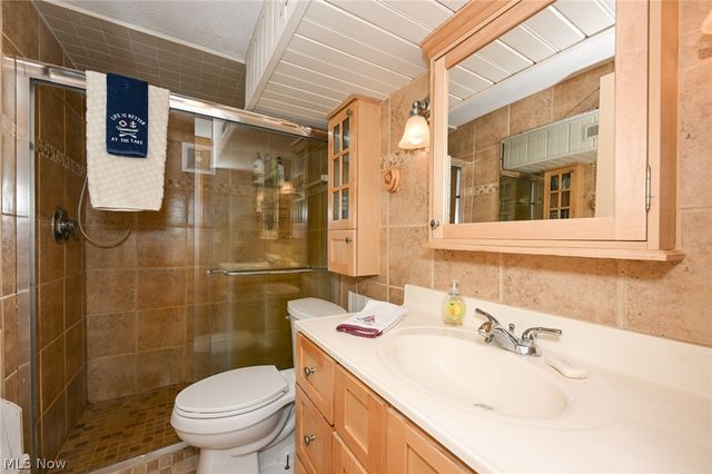 2873 Lodge Road SW, Sherrodsville, OH 44675