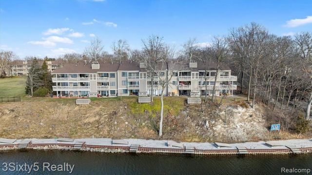 1731 Cliffs Landing 202, Ypsilanti, MI 48198