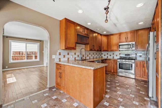 1956 Gage Lane, Eureka, CA 95503