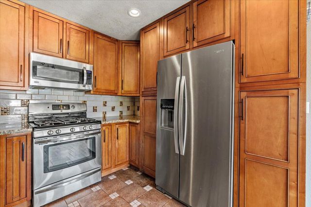 1956 Gage Lane, Eureka, CA 95503