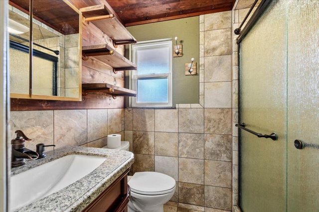 1956 Gage Lane, Eureka, CA 95503