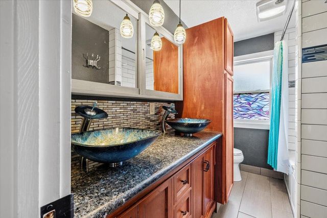 1956 Gage Lane, Eureka, CA 95503