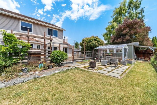 1956 Gage Lane, Eureka, CA 95503